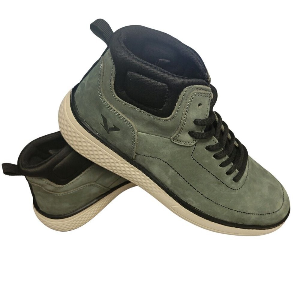 TERRITORY Roam Boots Men's.  Size 9.5.  New In Box $120